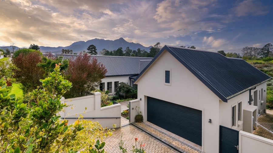 3 Bedroom Property for Sale in Kingswood Golf Estate Western Cape